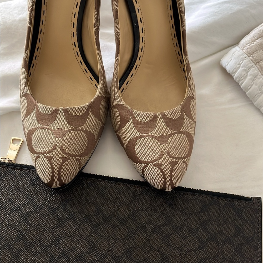 Coach Women's Brown Signature Heels and flat clutch